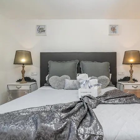 Refugi De Les Aguiles Villa Lloseta